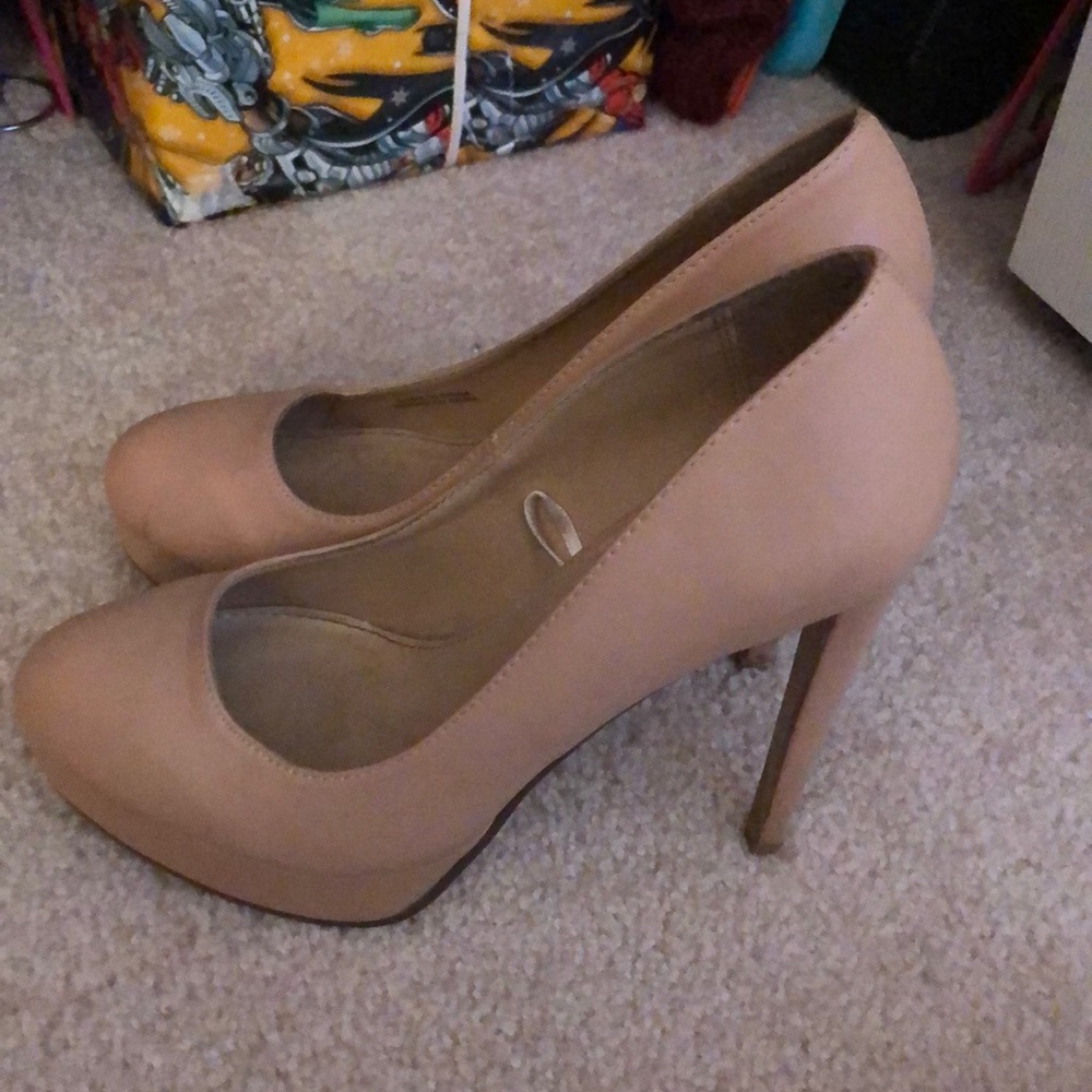 NUDE HEELS